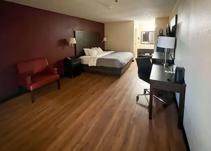 Magnuson Hotel Fiesta Park