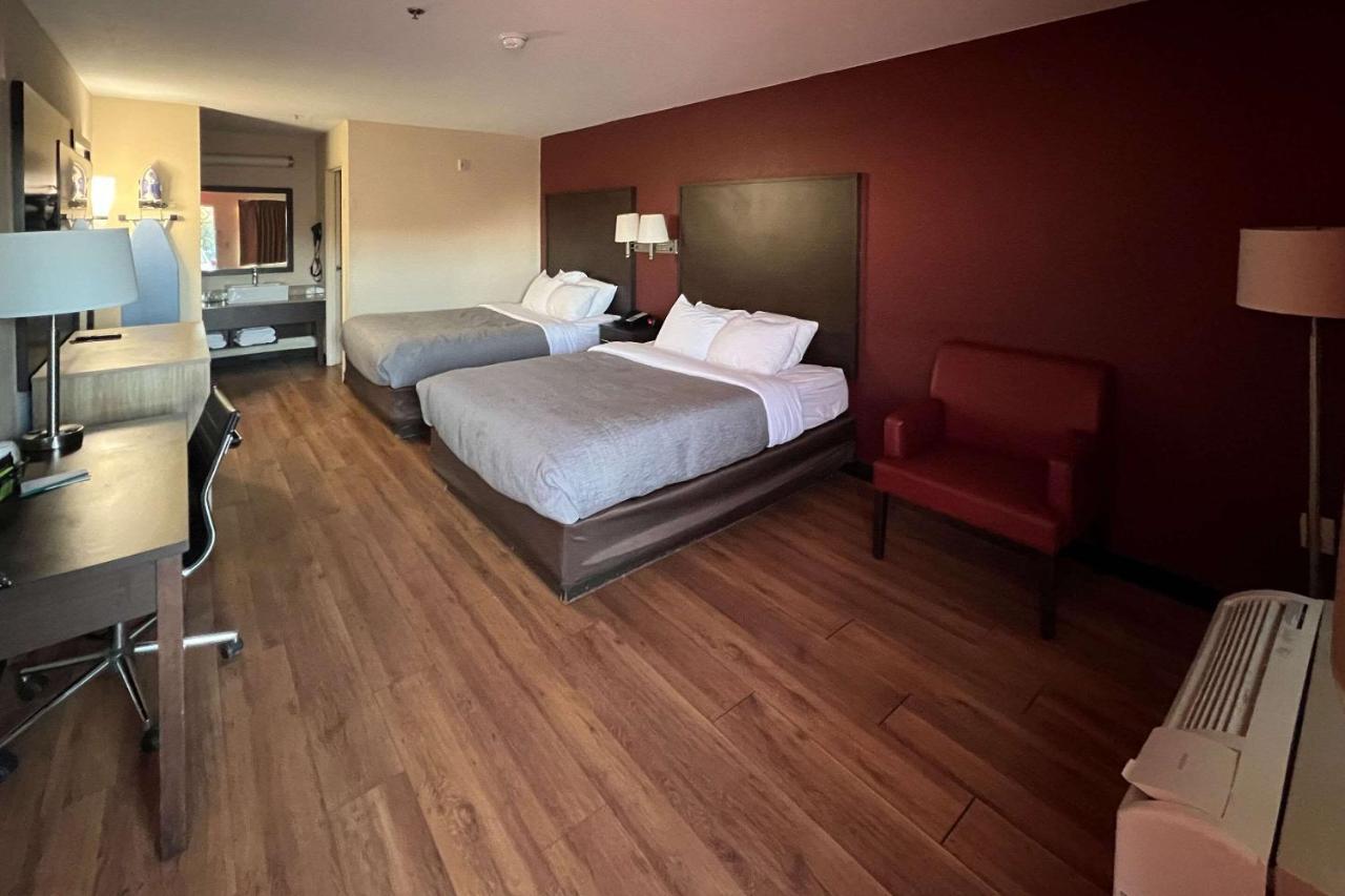 Hotel Quality & I-10 Near Fiesta Texas