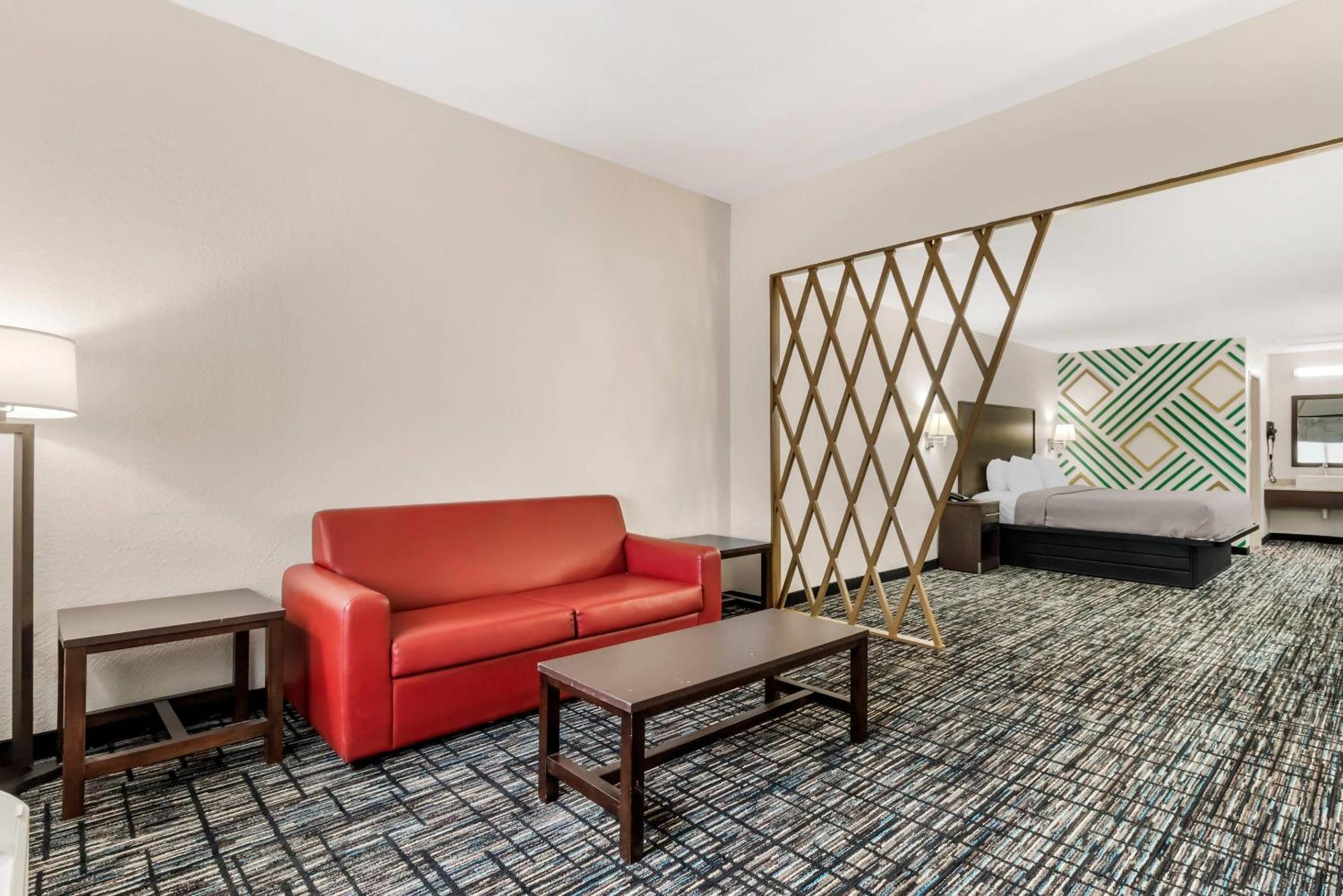 Hotel Quality & I-10 Near Fiesta Texas 2*